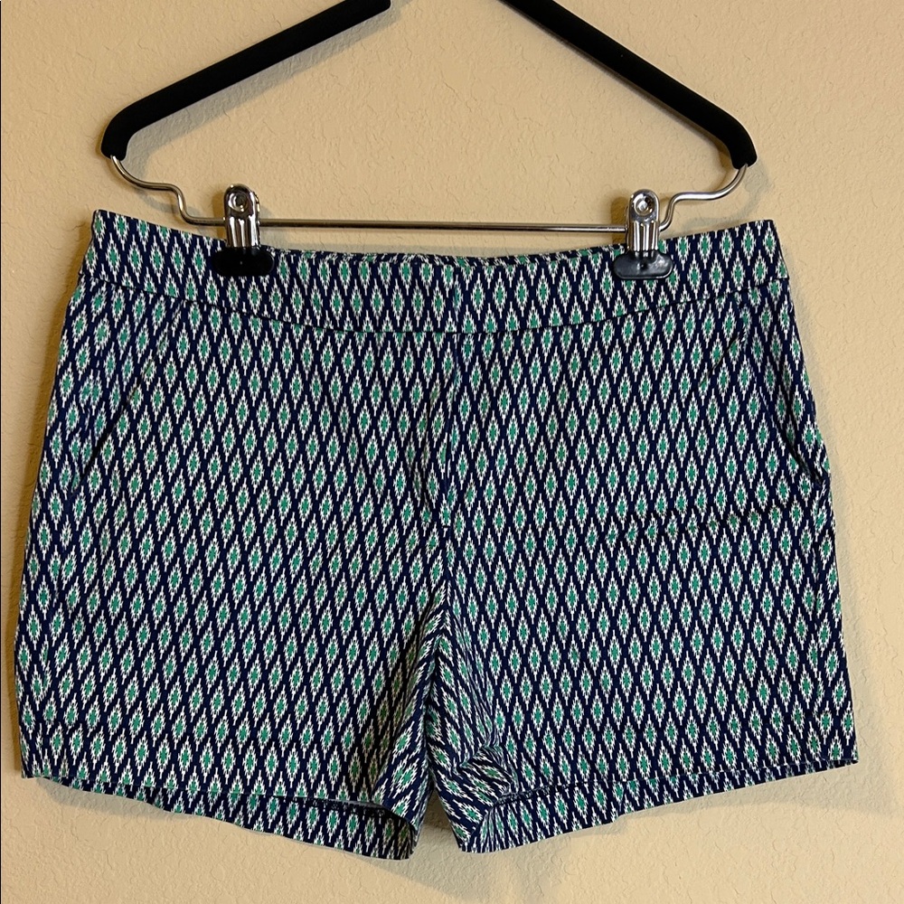 Kenar Navy & Mint Geometric Stretch Shorts
Size 12